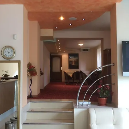 Гостьовий будинок Family Dramchev 3*
